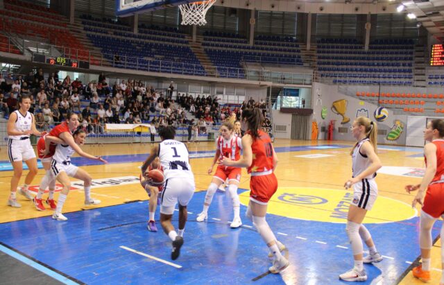 СТУДЕНТ ДОСТОЈАН ФИНАЛА, ЗВЕЗДА ПОКАЗАЛА ШАМПИОНСКУ СНАГУ